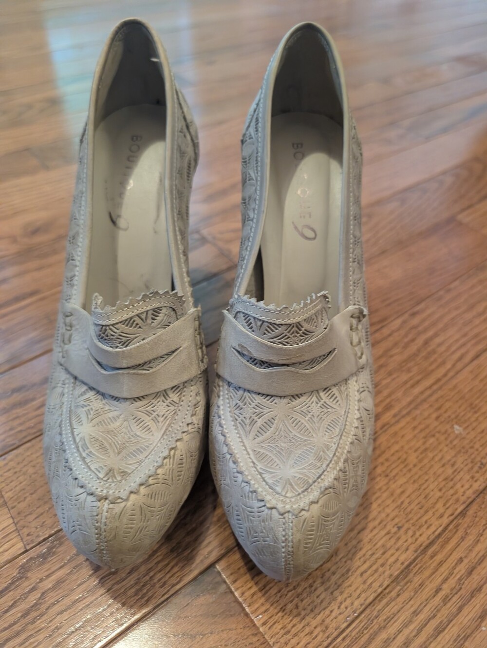 Boutique 9 Leather Loafer Pumps Heels Taupe Embossed Size 10M